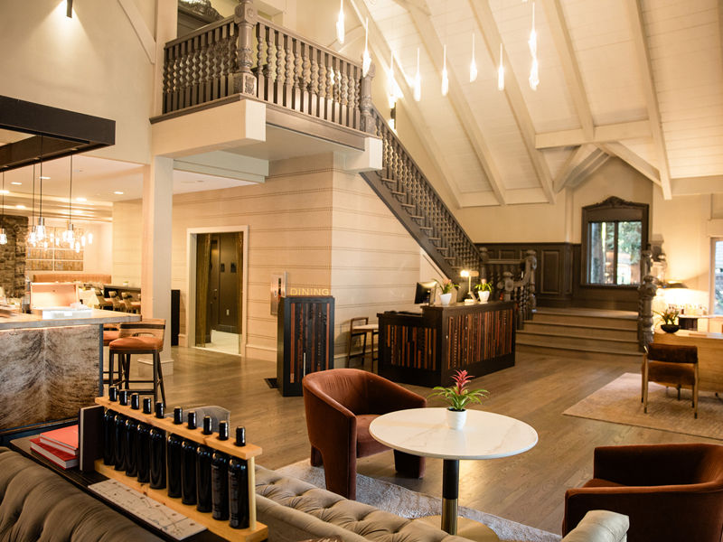 lobby at harvest inn